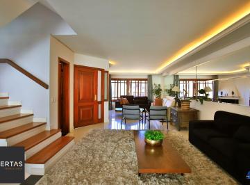 Casa · 285m² · 3 Quartos · 3 Vagas · Casa de 3 dormitórios, 3 vagas e pátio com piscina bairro Chácara das Pedras.