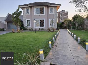 Casa · 243m² · 5 Quartos · 2 Vagas · Casa na Lagoa do Violão em Torres