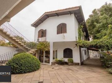 Casa · 326m² · 3 Quartos · 7 Vagas · Casa de 3 quartos, piscina, churrasqueira, 7 vagas no bairro Tristeza