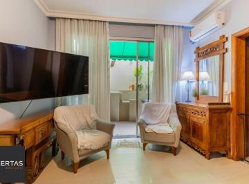 Apartamento · 94m² · 3 Quartos · Apartamento Térreo, 3 quartos e varanda separada no bairro Rio Branco