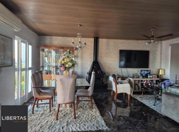 Apartamento · 194m² · 3 Quartos · 2 Vagas · Cobertura com lareira, churrasqueira e 2 vagas