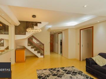 Apartamento · 158m² · 2 Quartos · 2 Vagas · Cobertura charmosa com terraço e 2 vagas no Petrópolis