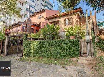 Casa · 87m² · 2 Quartos · 1 Vaga · Casa no Jardim Botânico de 2 dormitórios 1 vaga e amplo terreno