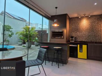 Casa · 218m² · 3 Quartos · 2 Vagas · Casa de 3 dormitórios e 2 vagas de garagem coberta Canoas.