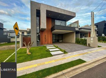 Casa · 283m² · 4 Quartos · 2 Vagas · Casa à venda - no Centro