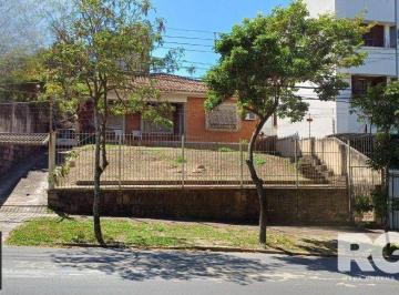 Casa · 206m² · 3 Quartos · 4 Vagas · Casa à venda - em Petrópolis