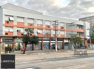 Apartamento · 70m² · 2 Quartos · Apartamento de 2 Dormitórios totalmente reformado com churrasqueira