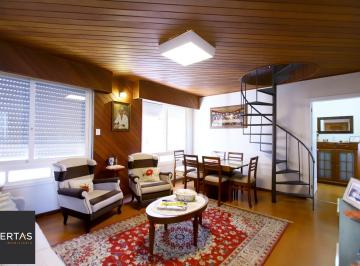 Apartamento · 145m² · 3 Quartos · 2 Vagas · Cobertura com 3 dormitórios, 2 vagas e elevador no Bairro Santana.