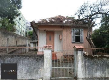 Casa · 50m² · 2 Quartos · Casa de madeira o terreno 8,50 por 28