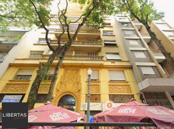 Apartamento · 101m² · 3 Quartos · Apartamento de 3 dormitórios, 2 banheiros no Centro Histórico.