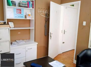 Comercial · 28m² · 2 Quartos · Sala na Av. Vigário José Inácio