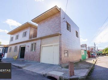 Casa · 230m² · 3 Quartos · 1 Vaga · Casa com 3 quarto e 230m² à venda em Farrapos, Porto Alegre.