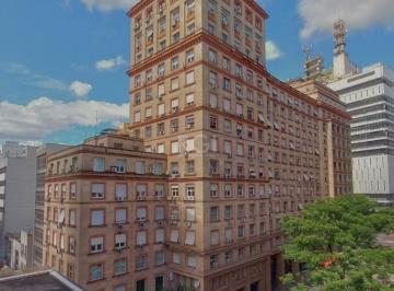 Comercial · 20m² · 1 Quarto · Sala comercial localizada no Centro Histórico