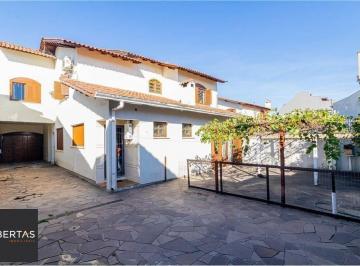 Casa · 293m² · 3 Quartos · 3 Vagas · Ampla casa com 3 Dormitórios e Pátio Próximo a Adda Mascarenhas
