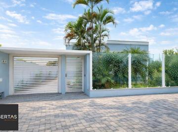 Casa · 312m² · 4 Quartos · 3 Vagas · Casa de 4 Dormitórios e 3 vagas de garagem em Canoas.
