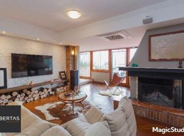 Casa · 375m² · 3 Quartos · 8 Vagas · Casa semi-mobiliada na Vila Assunção com vista deslumbrante para o Guaíba e Vele