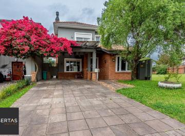 Casa · 230m² · 4 Quartos · 4 Vagas · Casa à venda - em Terraville