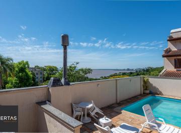 Casa · 271m² · 3 Quartos · 2 Vagas · Casa em condomínio com 3 dormitórios, suíte e 2 vagas.