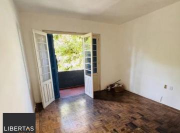 Apartamento · 66m² · 2 Quartos · Apartamento de 2 quartos e sacada no bairro Mont' Serrat.