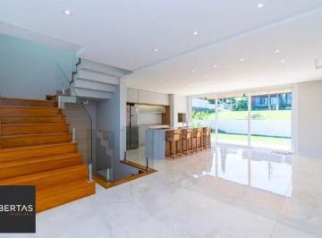 Casa · 250m² · 3 Quartos · 2 Vagas · Casa à venda - no Centro