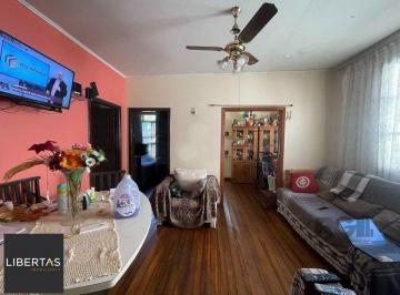 Casa · 190m² · 4 Quartos · 2 Vagas · Casa à venda - em Partenon