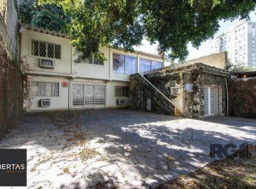 Comercial · 181m² · 10 Vagas · Casa de alvenaria, excelente ponto comercial.
