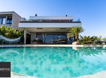 Casa · 348m² · 3 Quartos · 4 Vagas · Casa em Condominio com 348m, 3 suites, 4 vagas de garagem em lote Molhado no Con