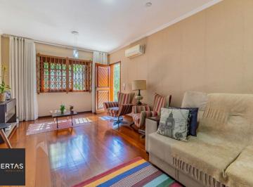 Casa · 1640m² · 3 Quartos · 3 Vagas · Casa com 1.640,00m², 3 dormitórios, 4 vagas à venda Rua Marista.