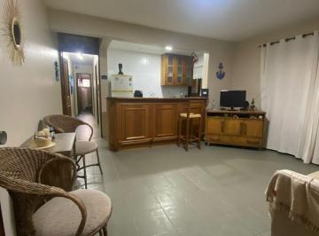Apartamento · 61m² · 2 Quartos · 1 Vaga · Apartamento com 2 dormitórios e garagem em Torres