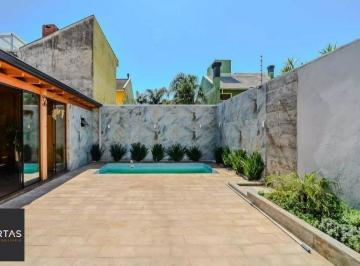 Casa · 243m² · 2 Quartos · 4 Vagas · Casa semi mobiliada com churrasqueira e piscina no bairro Ecoville