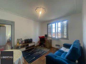 Apartamento · 45m² · 1 Quarto · Apartamento à venda na Azenha, Porto Alegre – 1 dormitório, banheiro completo