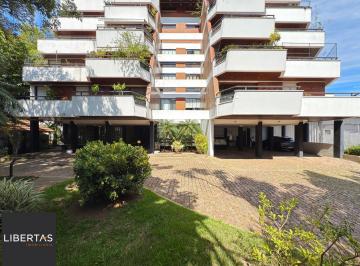 Apartamento · 210m² · 3 Quartos · 2 Vagas · Apartamento à venda - em Petrópolis