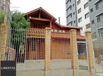 Casa · 138m² · 4 Quartos · 3 Vagas · Casa com piscina e edícula