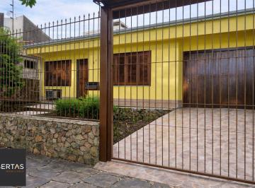 Casa · 111m² · 3 Quartos · 6 Vagas · Casa 3 Dormitórios com Suíte | Garagem 6 Carros | Pátio Amplo e Área Gourmet par