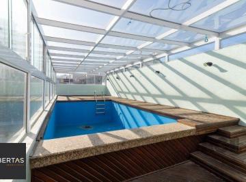 Casa · 444m² · 4 Quartos · 2 Vagas · Casa incrível com 444m² privativos, para uso misto, residencial ou comercial.