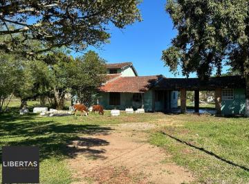 Casa · 100m² · 3 Quartos · 1 Vaga · SÍTIO DE 4.600M² EM ITAPUÃ
