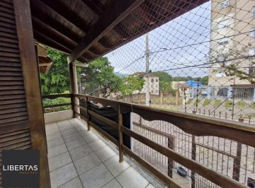 Casa · 180m² · 3 Quartos · 2 Vagas · Casa de 3 dormitórios com piscina no bairro Teresópolis.