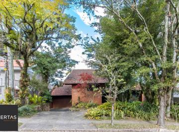 Casa · 261m² · 4 Quartos · 5 Vagas · Casa com amplo terreno e grande área verde à venda no Jardim Isabel