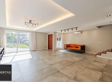 Casa · 333m² · 2 Quartos · 2 Vagas · Casa em condomínio com piscina e salão privativo na Vila Nova