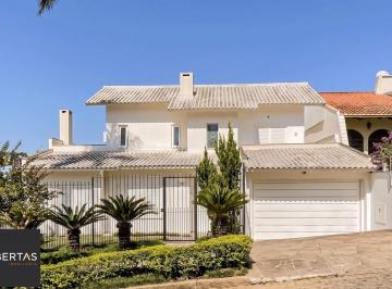 Casa · 370m² · 2 Quartos · 2 Vagas · Casa Reformada com Piscina, 370m², 2 Suítes com Closet no Três Figueiras – POA