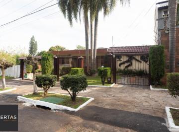Casa · 470m² · 5 Quartos · 4 Vagas · Casa com piscina e 470m2 no Chácara das Pedras