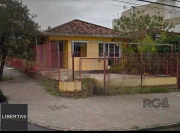 Terreno · 350m² · Terreno de esquina com área de 363m² localizado no bairro Vila Ipiranga em porto