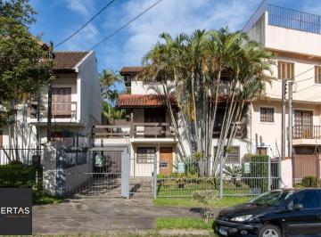 Casa · 203m² · 3 Quartos · 2 Vagas · Excelente casa de 3 dormitórios, 1 suíte, pátio, piscina e vaga para 2 carros co