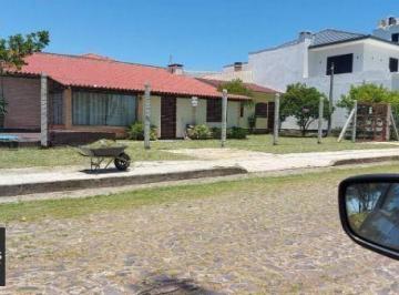 .jpg+2025-03-07 · Casa 5 dormitórios à venda Zona Norte Capão da Canoa/RS