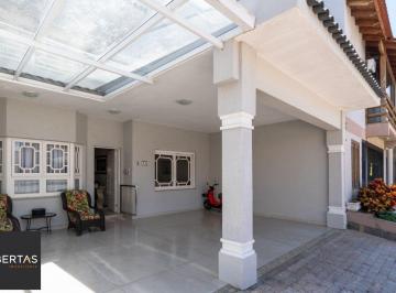 Casa · 208m² · 4 Quartos · 2 Vagas · Casa Sobrado de 3 dormitórios com suíte, 2 vagas, piscina e sótão no Ecoville
