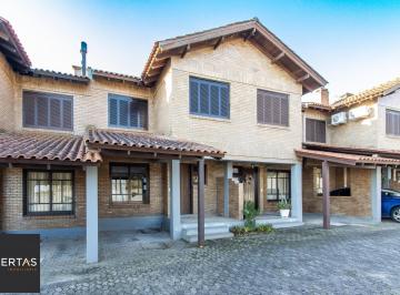 Casa · 121m² · 3 Quartos · 2 Vagas · Casa 3 dormitórios, sendo 1 suíte, 2 vagas de garragem - bairro Ipanema
