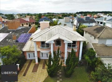 Casa · 360m² · 3 Quartos · 2 Vagas · Magnífica casa linda, 360m2 de área construída