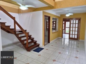 Casa · 110m² · 3 Quartos · 2 Vagas · Casa semi mobiliada de 3 quartos, suíte, pátio, 2 vagas no bairro Serraria