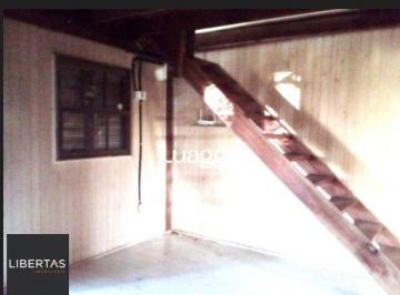 Casa · 600m² · 2 Quartos · 2 Vagas · Casa de madeira à venda no Loteamento Tarumã, em Viamão.