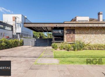 Casa · 513m² · 3 Quartos · 4 Vagas · Casa em condomínio fechado beira de rio, de frente para o clube dos Jangadeiros.